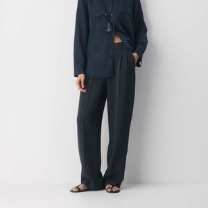Aritzia The Effortless Pant - Crepette Black